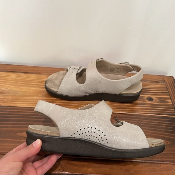 SAS Tripad Women's Size 10M Comfort Relaxed Leather Sandals Strap Buckles - Picture 9 of 14